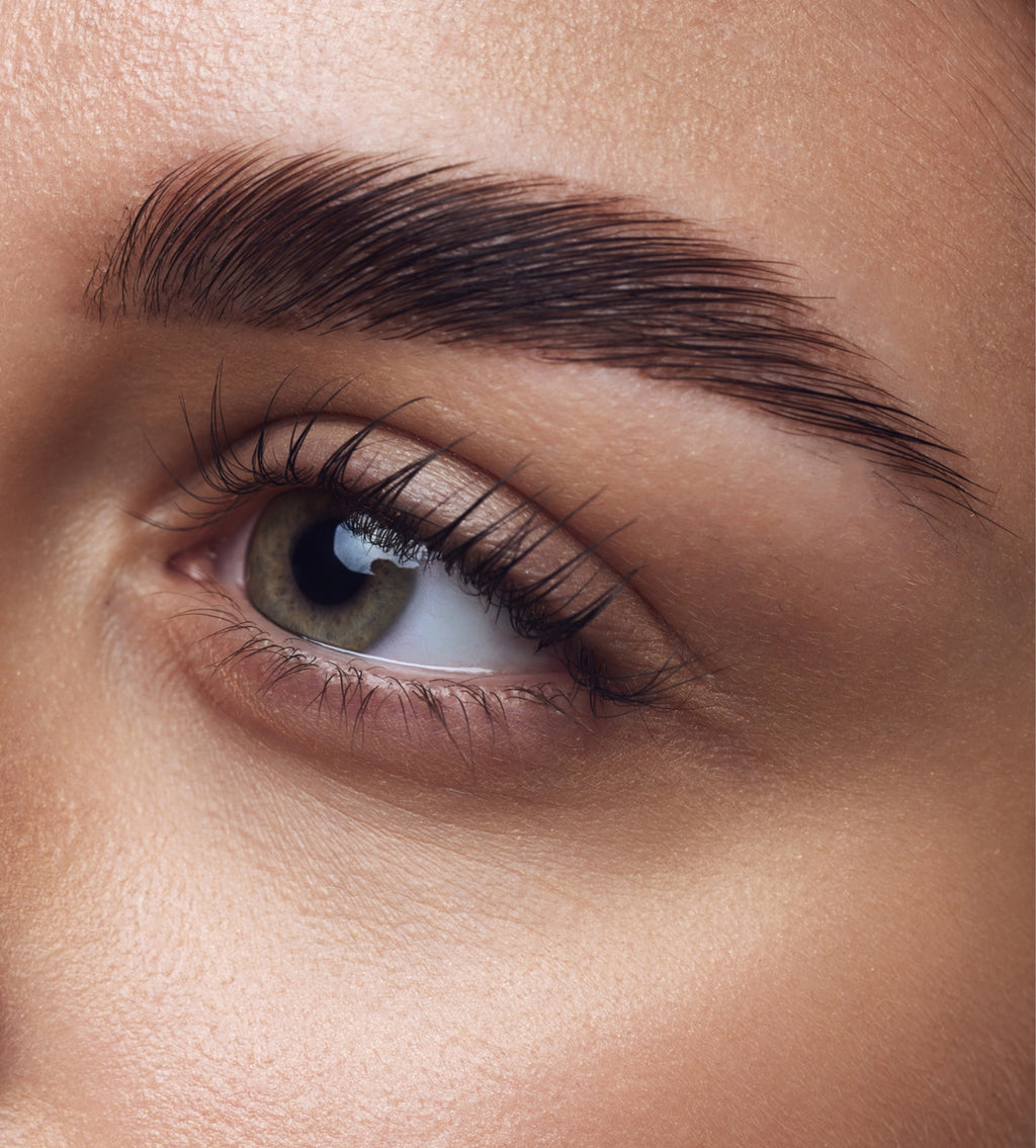 Defined lashes after using Ease lash separator tool for a clean, clump-free finish